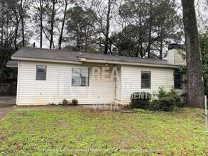 Building Photo - 627 Maplewood Dr