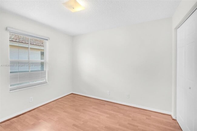 Building Photo - 1617 Zenith Way
