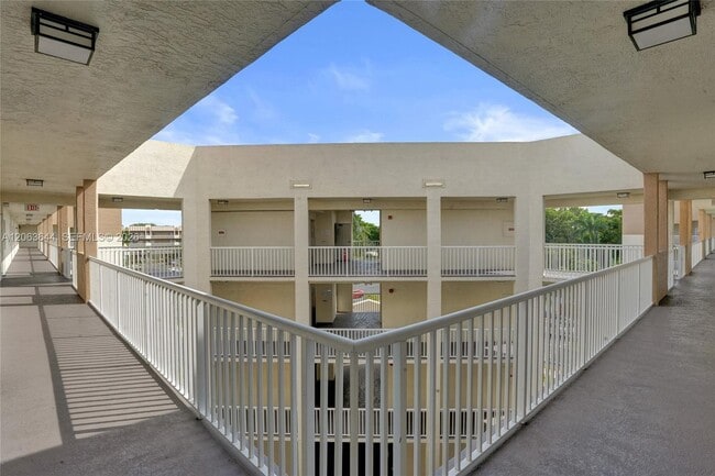 Building Photo - 7611 Southampton Terrace