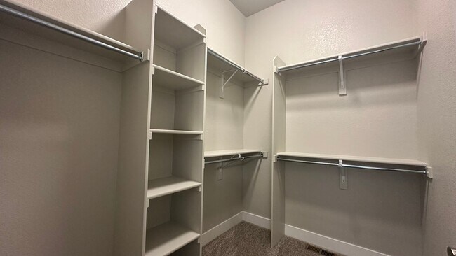 Building Photo - Great Townhouse in Loveland