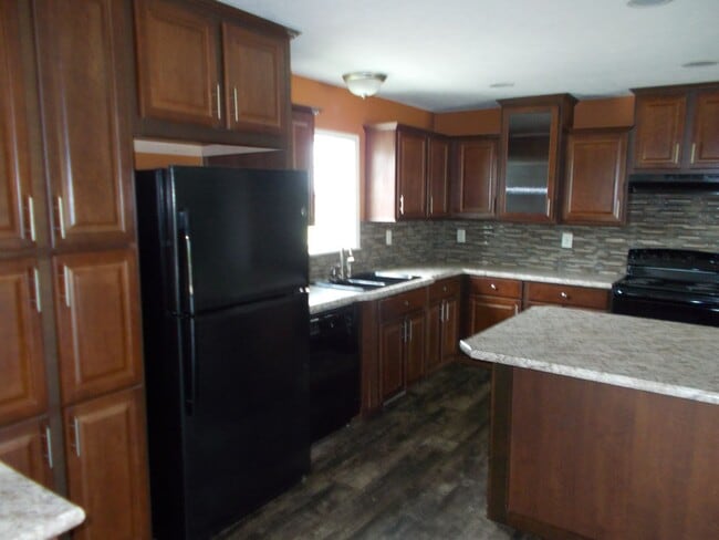 Building Photo - Large, Beautiful Home North of Richmond