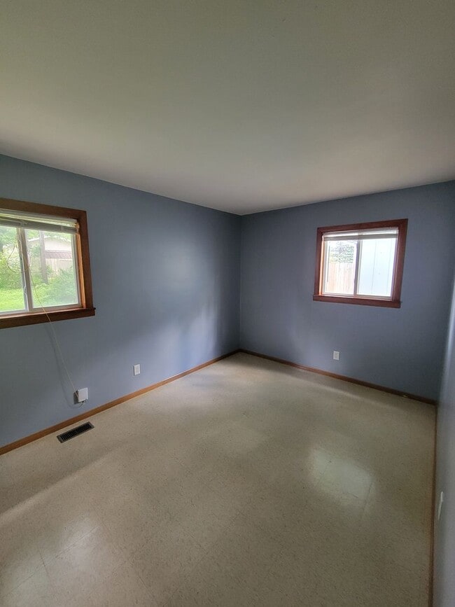 Building Photo - Charming 3-Bedroom Home: Serenity, Space, and Style Await!