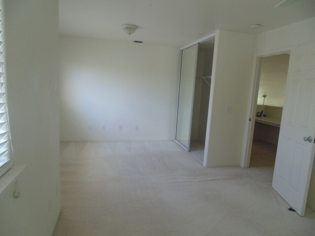 Building Photo - 4 Bedroom / 3 Bath House in The Islands Ga...