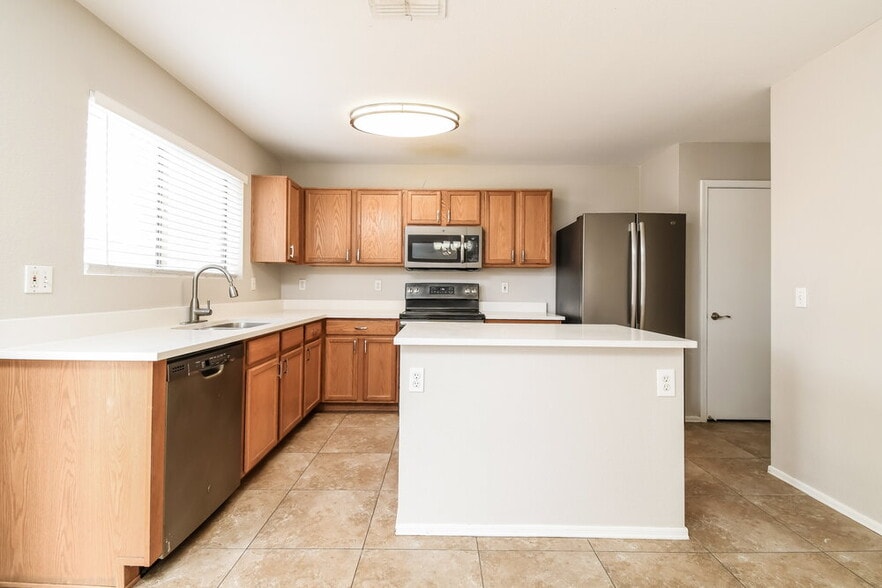 Building Photo - 8918 E Oro Cir