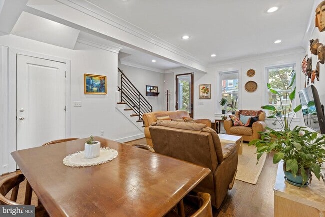 Building Photo - 1928 First St NE