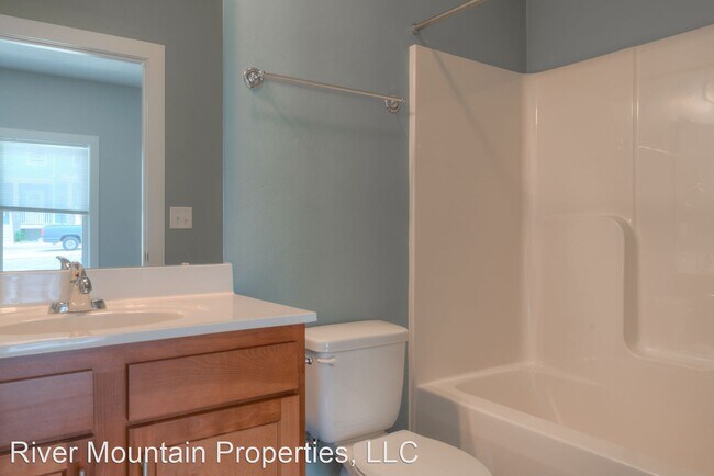 Building Photo - 4 br, 4.5 bath House - 206 Uptown Trail