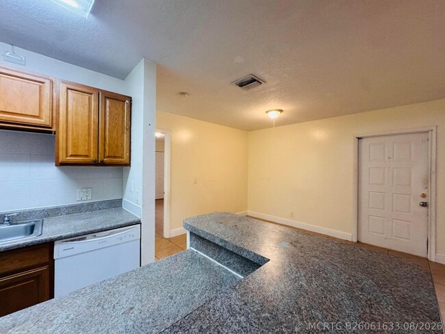Building Photo - 7 Crossings Cir