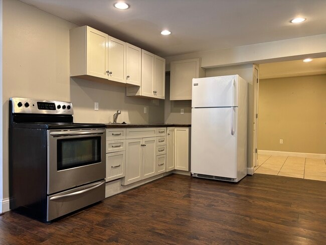 Building Photo - 2421 White Oak Trail