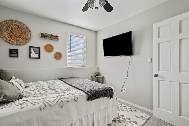 Building Photo - 1619 Ruby Ct