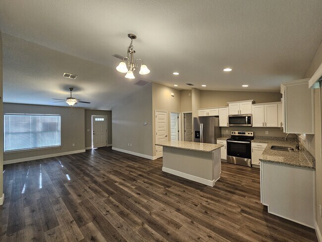 Building Photo - 16 Larch Course Terrace