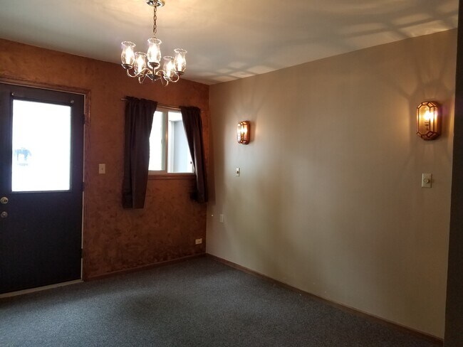 living room - 505 5th Ave S