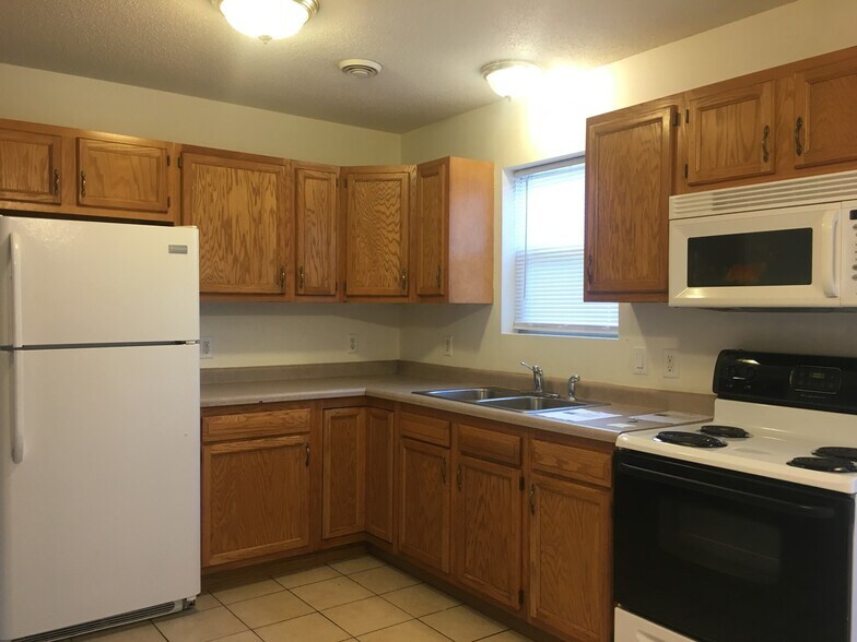 Building Photo - 939 West Ave