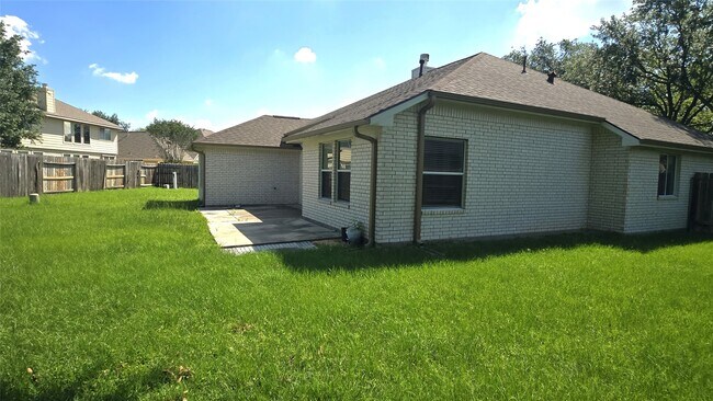 Building Photo - 4827 Hidden Chestnut Ln