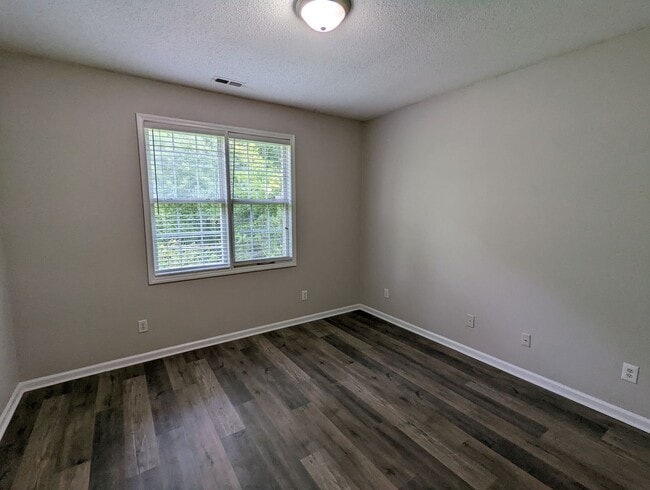 Building Photo - 706 Sykes St