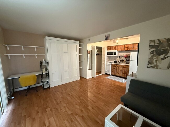 Building Photo - Studio with Parking Included Available Furnished Close to Transportation