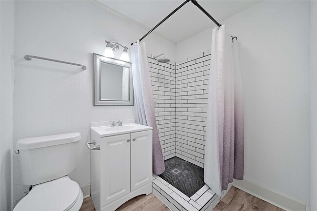 Building Photo - 6003 Weisinger Dr