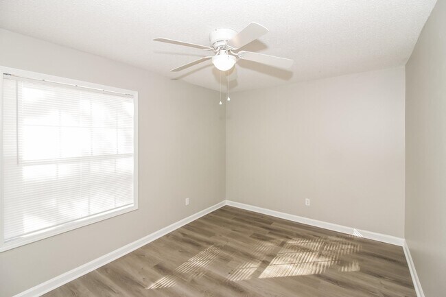 Building Photo - 3858 Cherry Hill Ln
