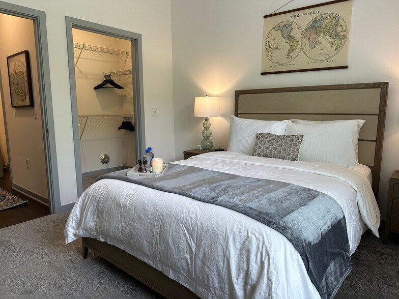 Building Photo - 5069 Aldersgate Dr