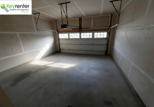 Building Photo - Beautiful 4-Bedroom Home in New Market – Hardwood Floors, Modern Kitchen, 2-Car Garage & Yard Car...