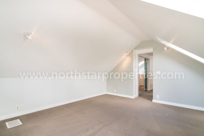 Primary Photo - Amazing upscale John's Landing home.