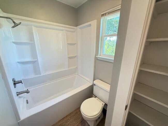 Building Photo - 13339 Water Oak Ln