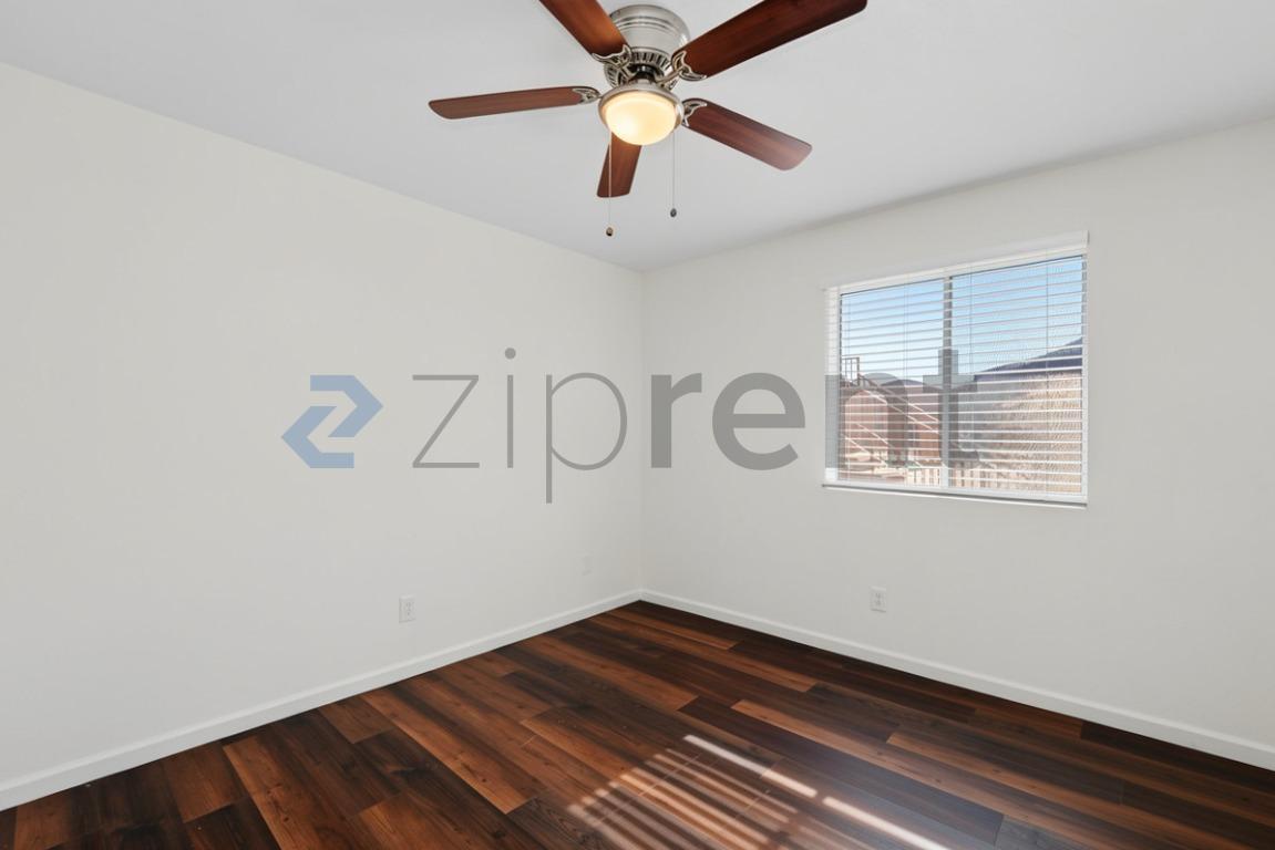 Building Photo - Unit 411