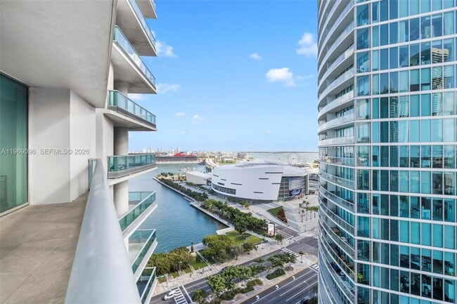 Building Photo - 900 Biscayne Blvd