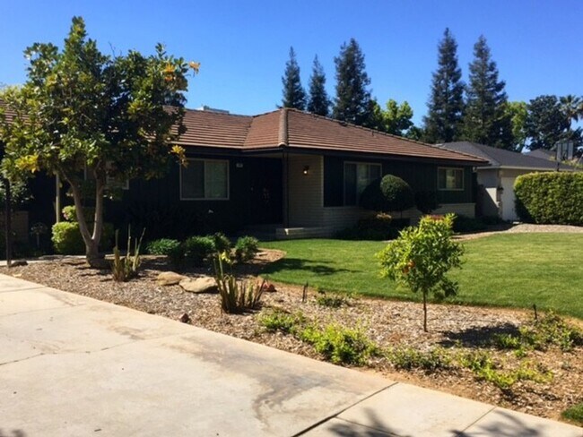 Building Photo - Beautiful 4 Bedroom Rental Home