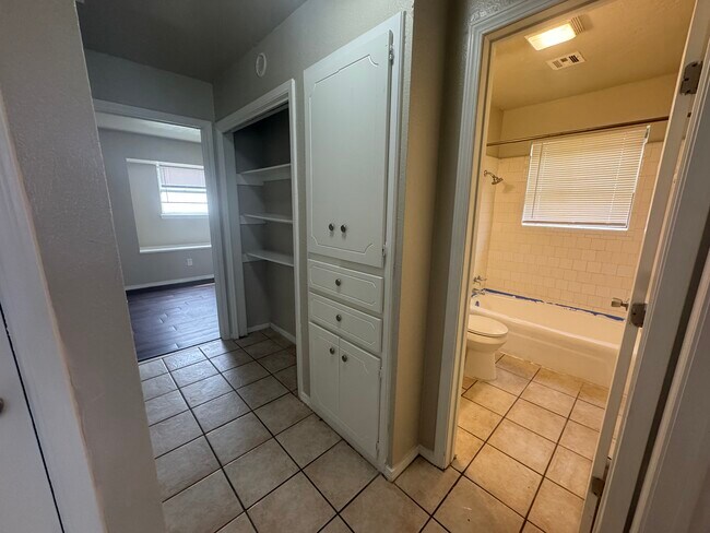 Building Photo - 5109 S Georgia Terrace
