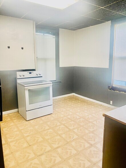 Building Photo - 336 Christian Ave