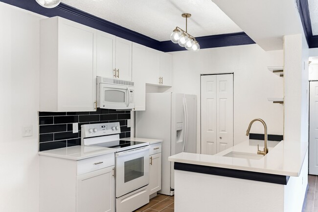 Building Photo - 11520 Villa Grand