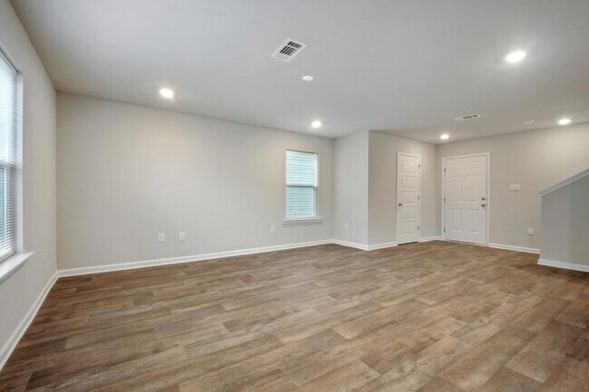 Building Photo - 2113 Toulouse St