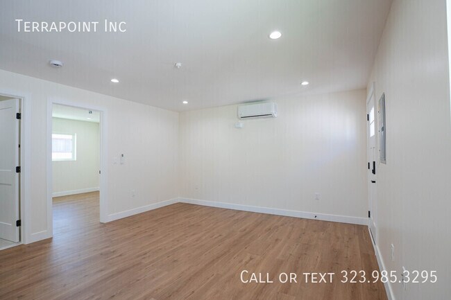 Building Photo - 1034 Westmoreland Ave