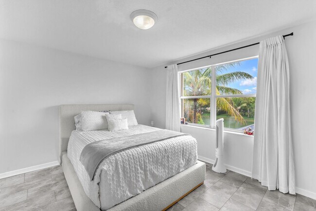 Building Photo - 16389 SW 31st St