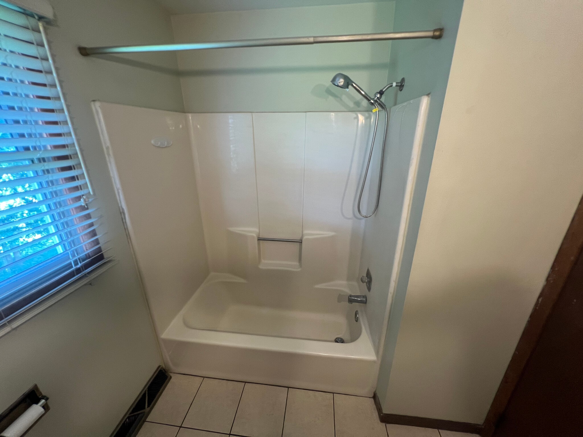 Building Photo - 3322 Glendale Ave