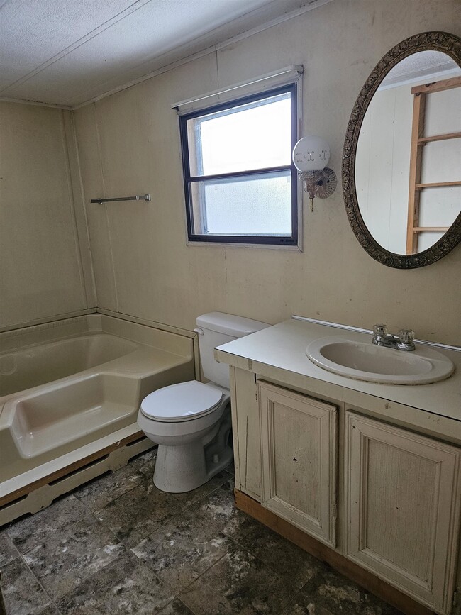 Building Photo - 4 Dunn Ave