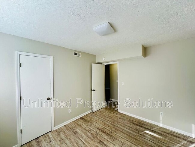 Building Photo - 213 Sunn Aire Ct