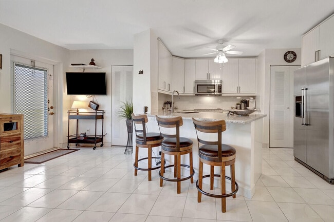 Building Photo - 7547 S Oriole Blvd