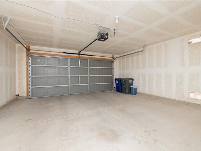 Building Photo - VAIL SCHOOL DISTRICT!!! CORNER LOT NEAR PU...