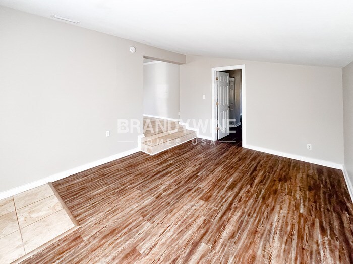 Building Photo - 7227 Stonehurst Rd N