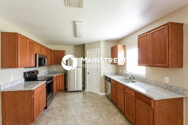 Building Photo - 4 Bedroom Pet-Friendly Home in Schertz, TX with Main Street Renewal