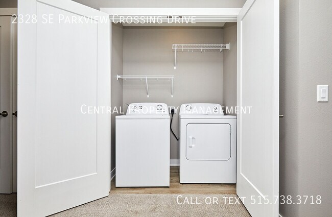 Building Photo - 2328 SE Parkview Crossing Dr