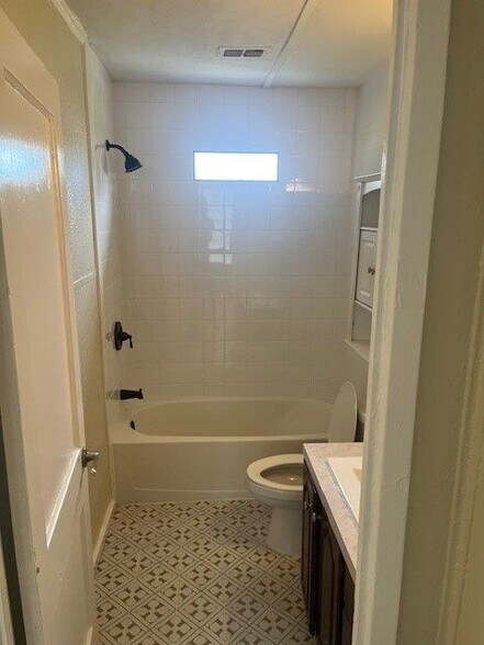 Building Photo - 205 Florida Blanca Pl SE