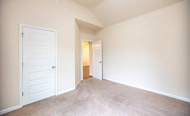 Building Photo - 6109 Mahogany Ter