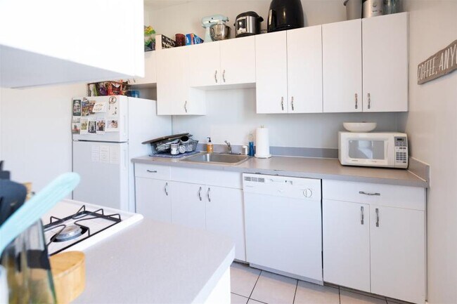 Building Photo - 2 bedroom in Boston MA 02118