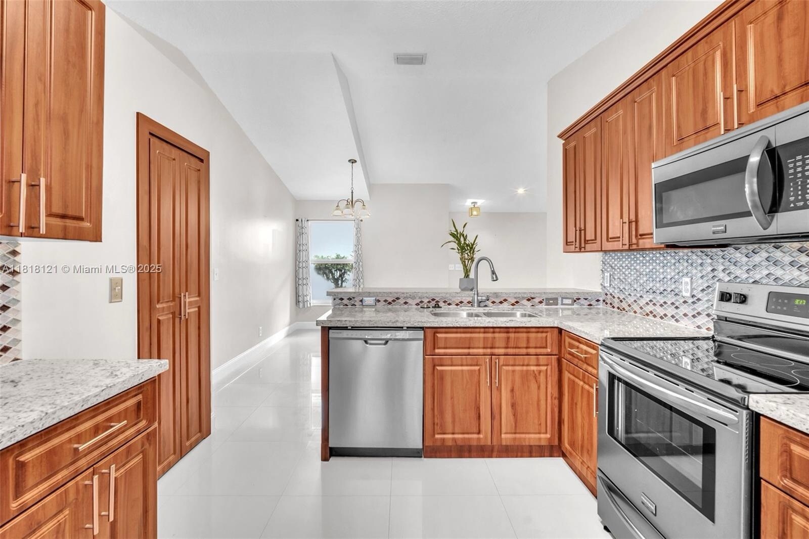 Building Photo - 3016 SW 179th Ave