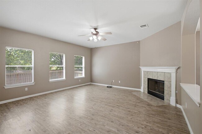 Building Photo - 2302 Brookhollow Terrace