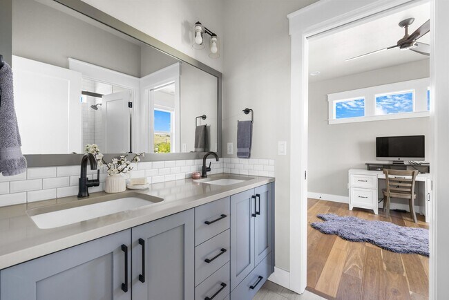 Building Photo - Furnished Luxury Rental in Dry Creek Ranch