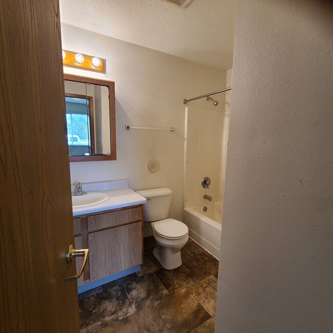 Building Photo - 8th & 8th Apartments