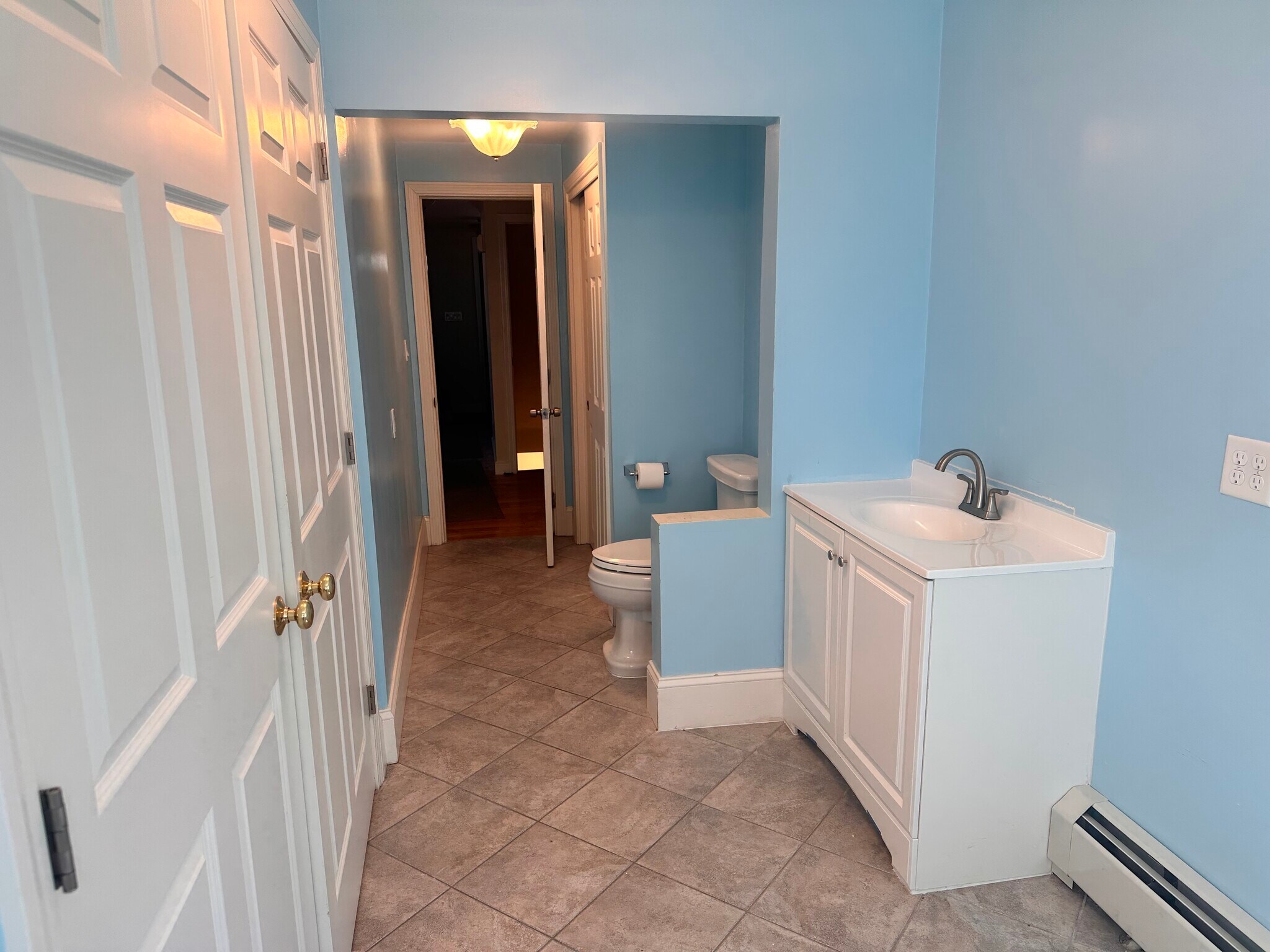 Bathroom 1st floor - 53 Edinboro St